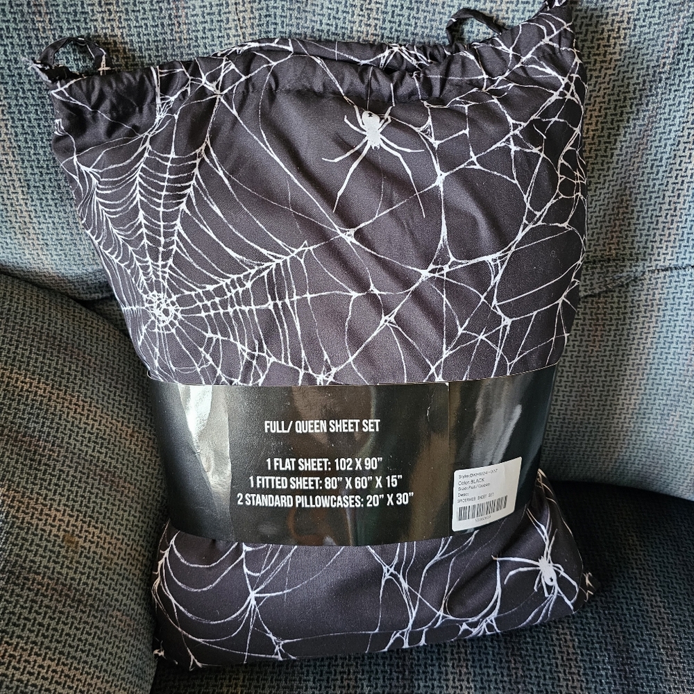 ***SOLD*** Spiderweb sheet set